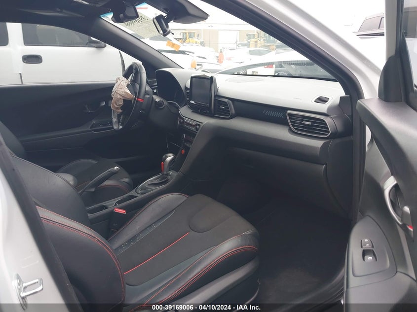 2021 Hyundai Veloster 2.0 Premium VIN: KMHTG6AF0MU032651 Lot: 39169006