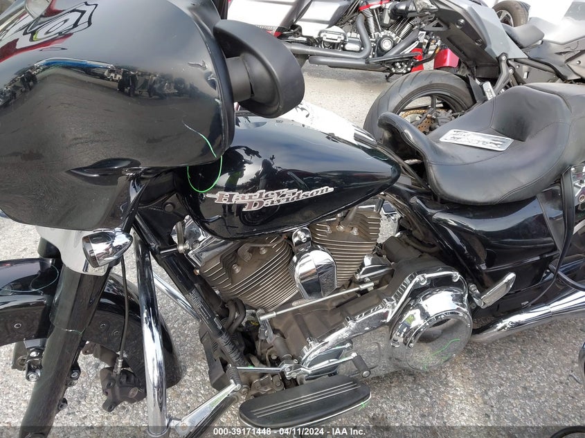 2016 HARLEY-DAVIDSON FLHX STREET GLIDE - 1HD1KBM39GB677513