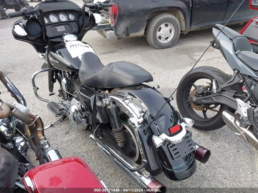 2016 HARLEY-DAVIDSON FLHX STREET GLIDE - 1HD1KBM39GB677513