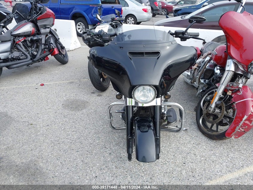 2016 HARLEY-DAVIDSON FLHX STREET GLIDE - 1HD1KBM39GB677513