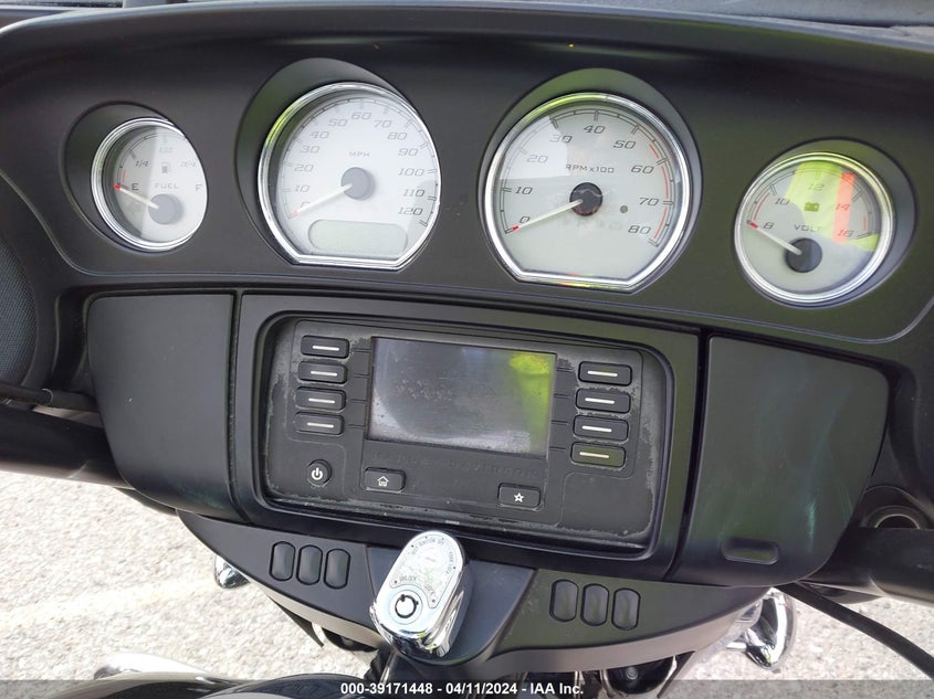 2016 HARLEY-DAVIDSON FLHX STREET GLIDE - 1HD1KBM39GB677513