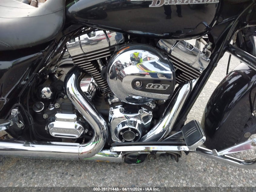 2016 HARLEY-DAVIDSON FLHX STREET GLIDE - 1HD1KBM39GB677513