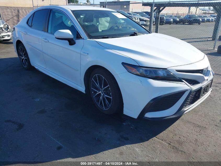 4T1G31AK2MU561550 2021 TOYOTA CAMRY - Image 1