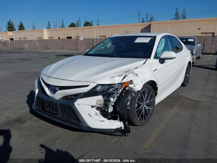 4T1G31AK2MU561550 2021 TOYOTA CAMRY - Image 2