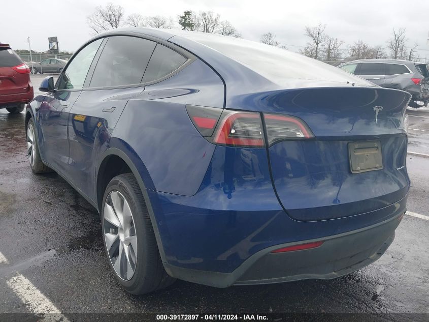 2022 Tesla Model Y Long Range Dual Motor All-Wheel Drive VIN: 7SAYGAEE8NF522413 Lot: 39172897