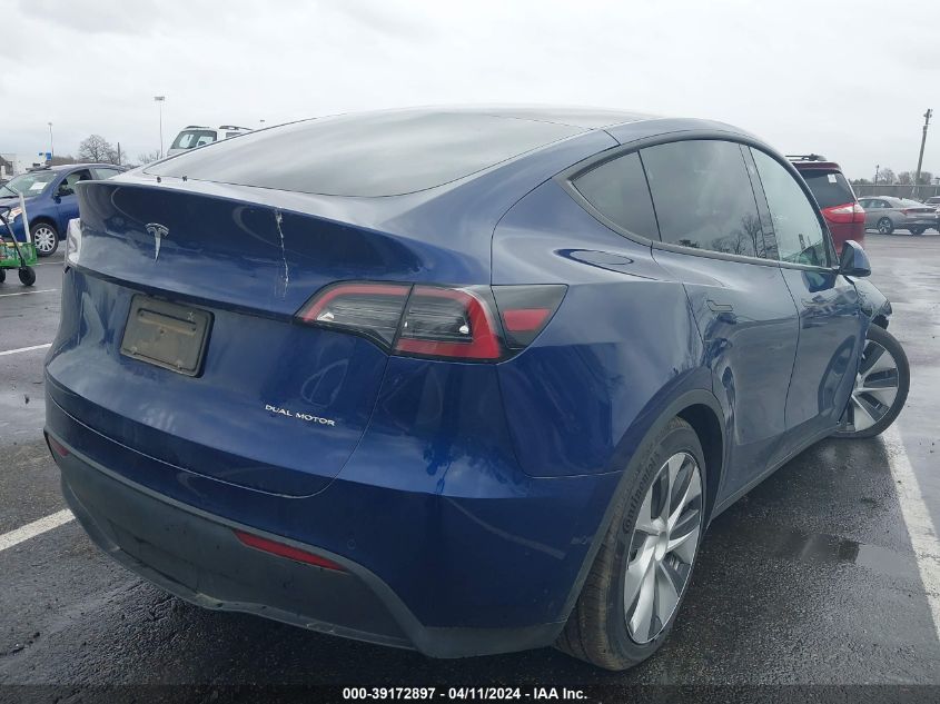 2022 Tesla Model Y Long Range Dual Motor All-Wheel Drive VIN: 7SAYGAEE8NF522413 Lot: 39172897