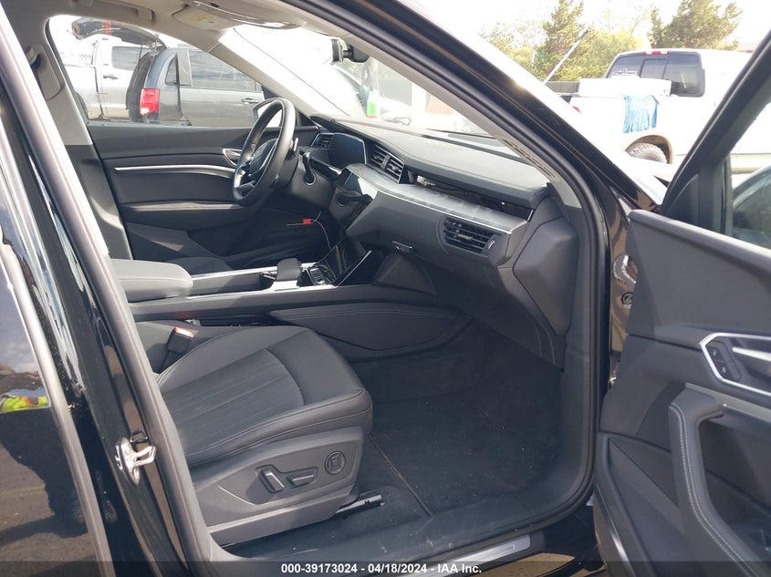 VIN WA1LAAGEXPB008018 2023 AUDI E-TRON PREMIUM PLUS