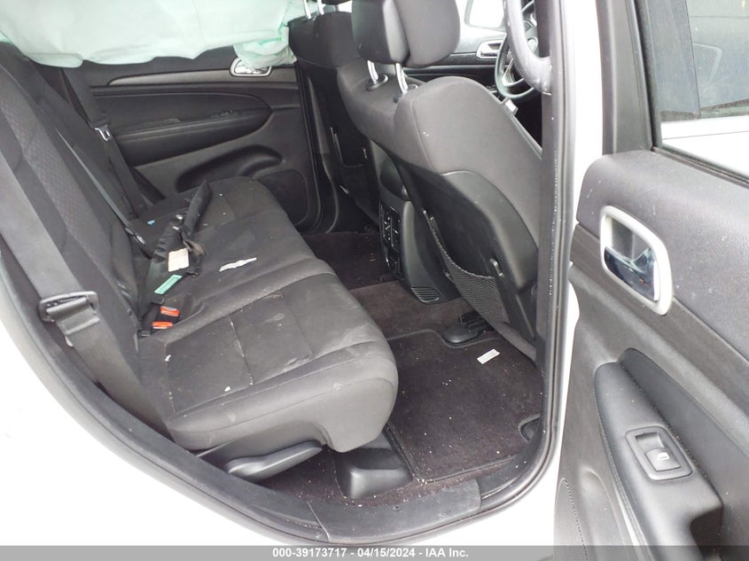 VIN 1C4RJFAG9JC406152 2018 JEEP GRAND CHEROKEE LAREDO