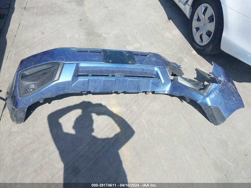 VIN JF2SJABC5JH561379 2018 SUBARU FORESTER 2.5I
