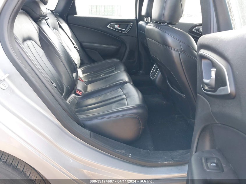 2015 CHRYSLER 200 C - 1C3CCCCB0FN660669