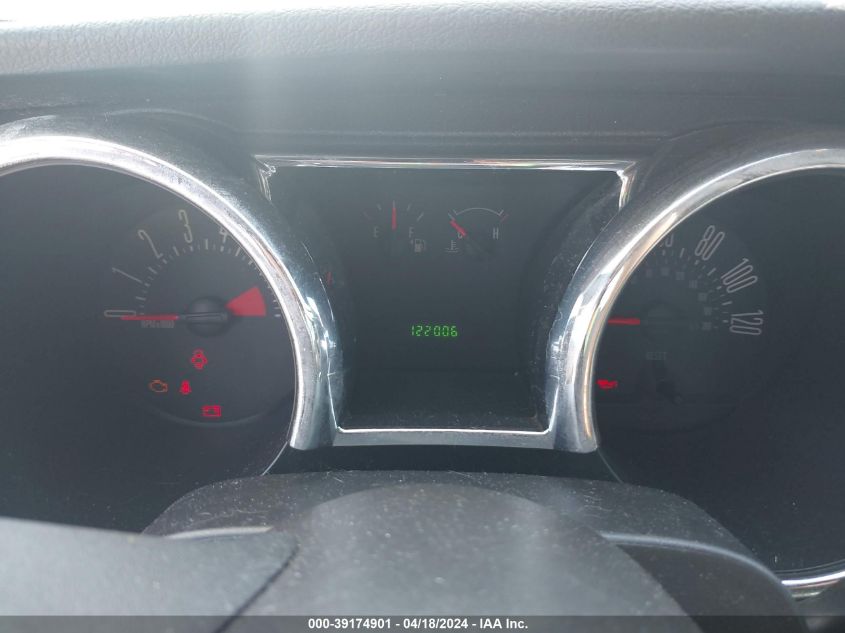 2005 Ford Mustang V6 Deluxe/V6 Premium VIN: 1ZVFT80N355113315 Lot: 39174901