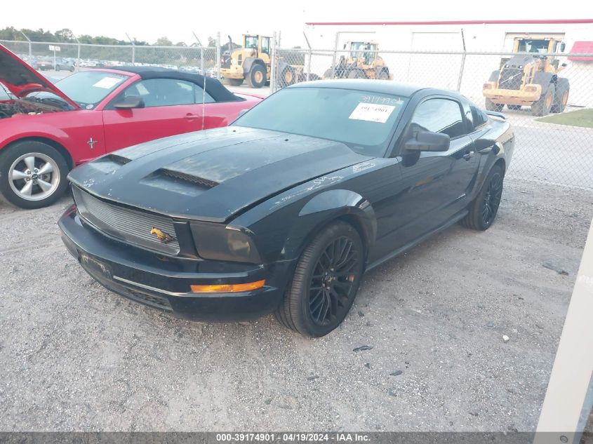 2005 Ford Mustang V6 Deluxe/V6 Premium VIN: 1ZVFT80N355113315 Lot: 39174901