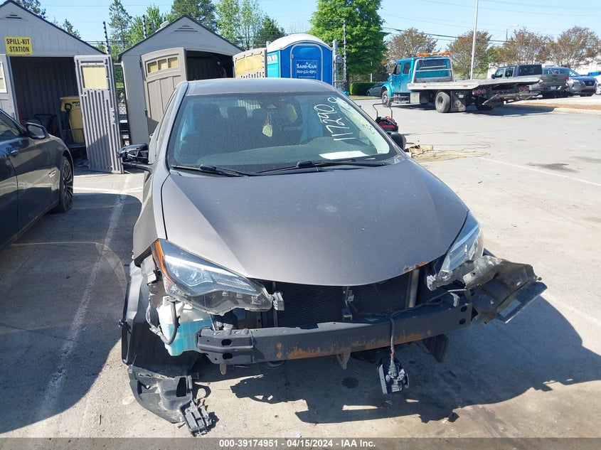 VIN 2T1BURHE3JC117290 2018 TOYOTA COROLLA LE