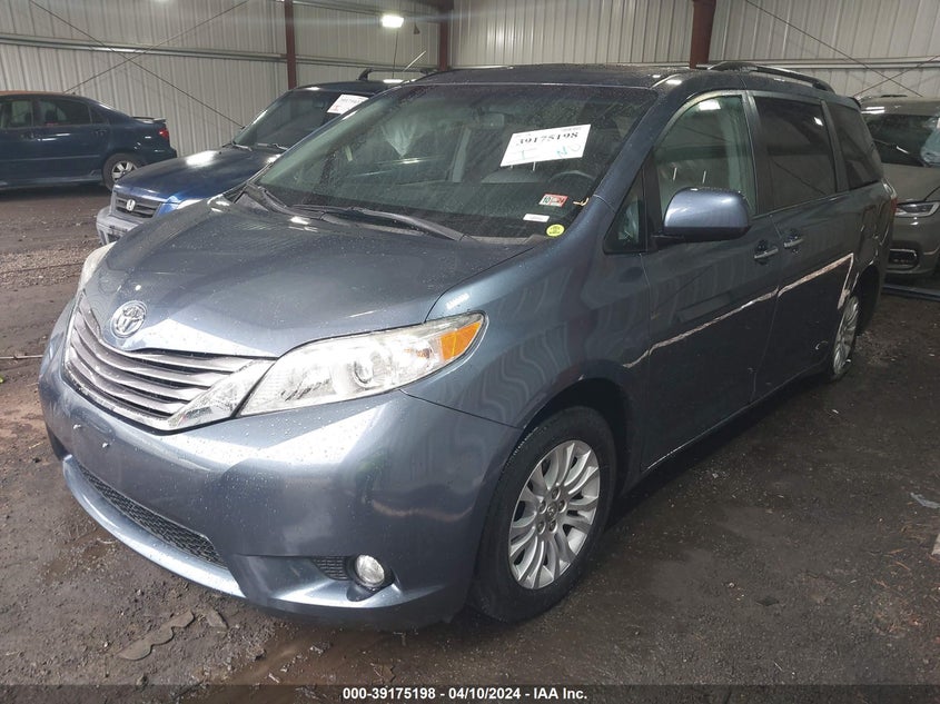 VIN 5TDYZ3DC7HS872571 2017 TOYOTA SIENNA XLE 8 PASSENGER