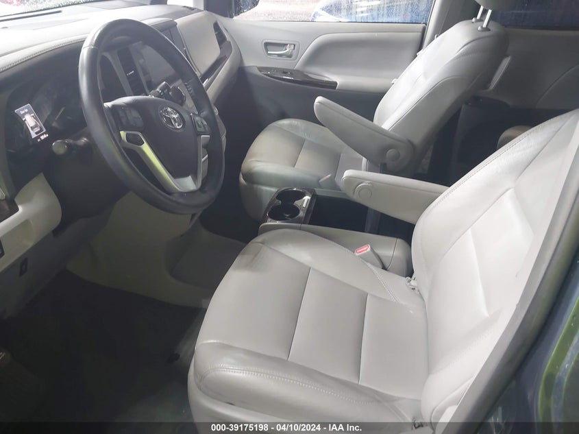 VIN 5TDYZ3DC7HS872571 2017 TOYOTA SIENNA XLE 8 PASSENGER