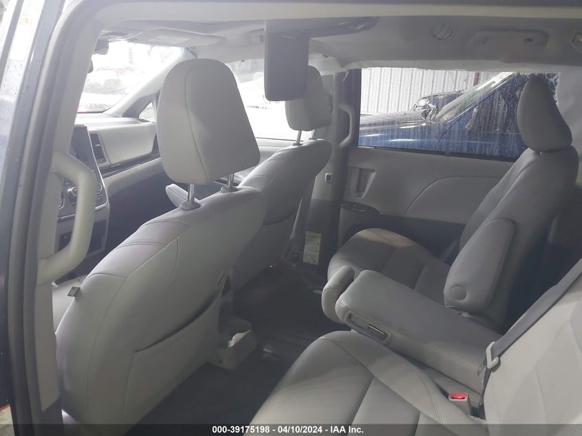 VIN 5TDYZ3DC7HS872571 2017 TOYOTA SIENNA XLE 8 PASSENGER