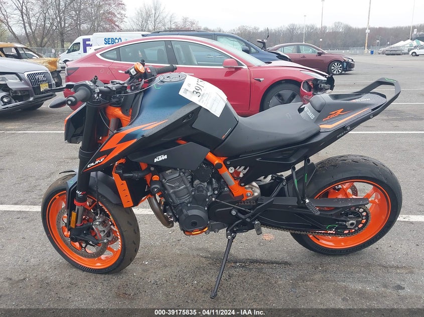 VIN VBKTU9407PM857689 2023 KTM 890 DUKE R