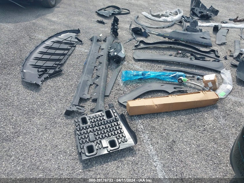 2023 Tesla Model X Dual Motor All-Wheel Drive/Standard Range VIN: 7SAXCBE55PF385222 Lot: 39176733