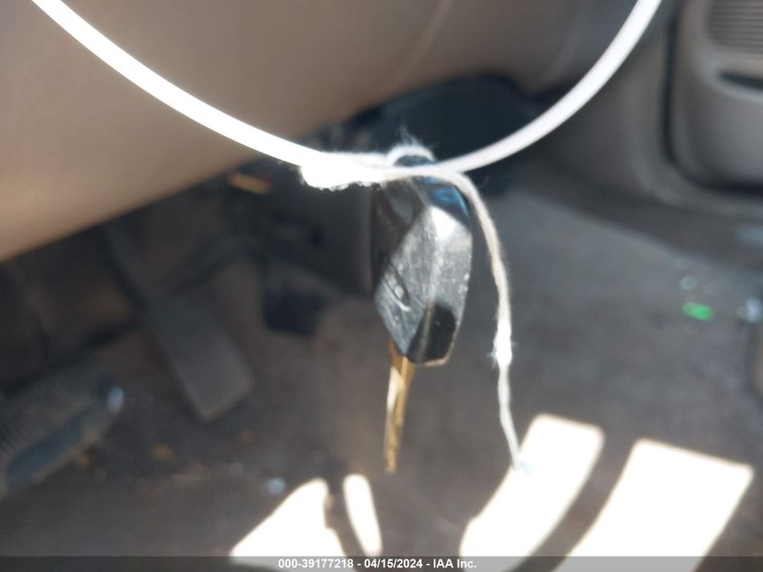 2002 Ford F-150 Xl/Xlt VIN: 1FTRX17242NA10407 Lot: 39177218