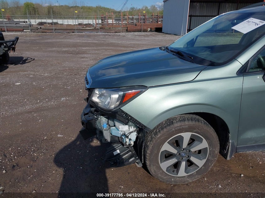 VIN JF2SJAEC8HH422174 2017 SUBARU FORESTER 2.5I PREMIUM