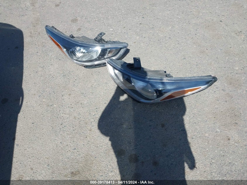 VIN 3KPC24A60ME147160 2021 HYUNDAI ACCENT SE