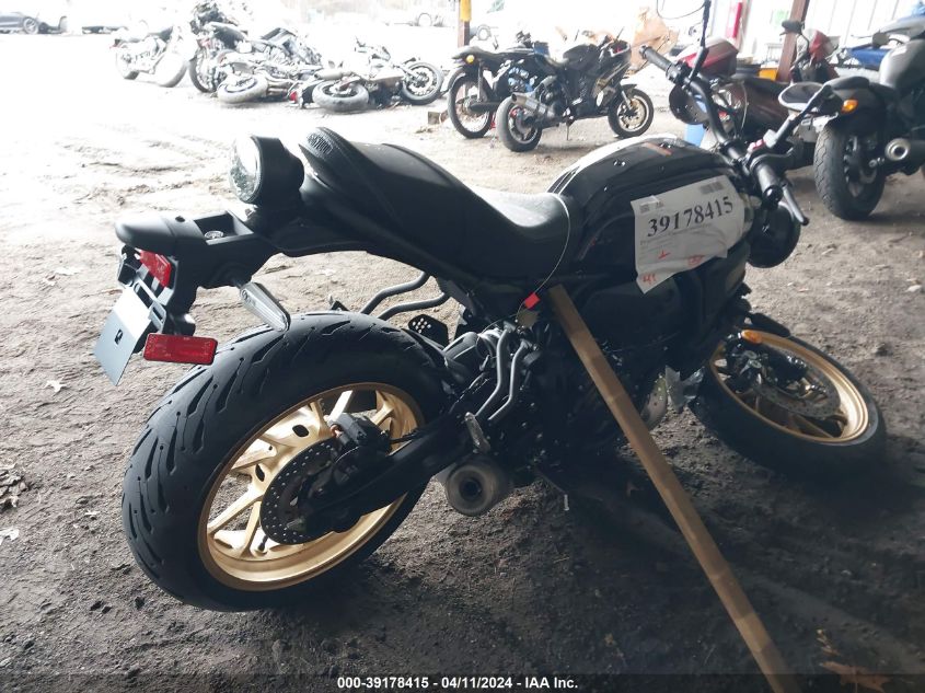 2024 Yamaha Xsr700 VIN: JYARM42E0RA000398 Lot: 39178415