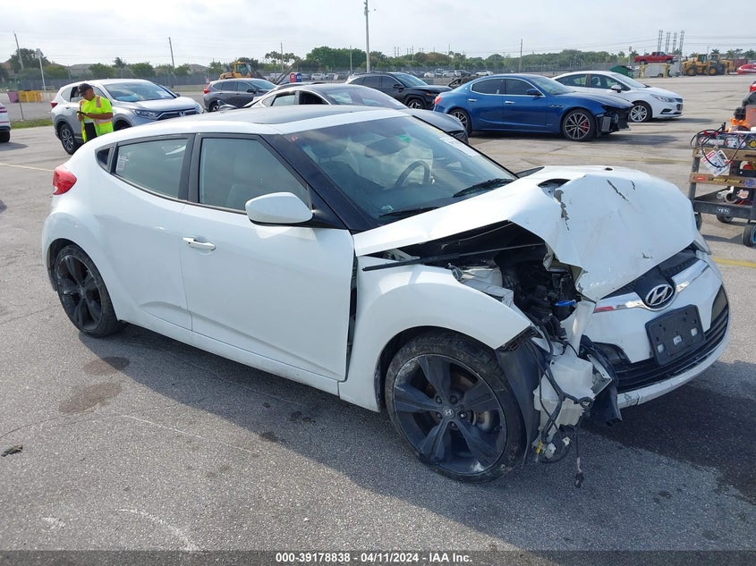 2014 Hyundai Veloster Base W/Gray VIN: KMHTC6AD4EU208757 Lot: 39178838