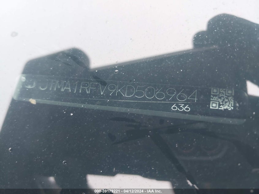 2019 TOYOTA RAV4 XLE PREMIUM - JTMA1RFV9KD506964