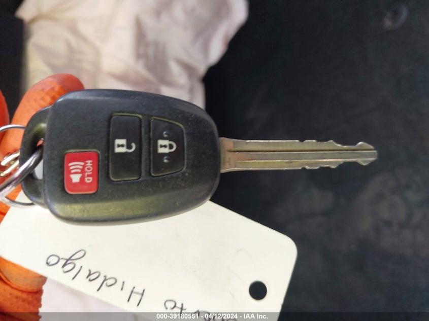 2015 TOYOTA RAV4 LE - JTMZFREV6FD052541