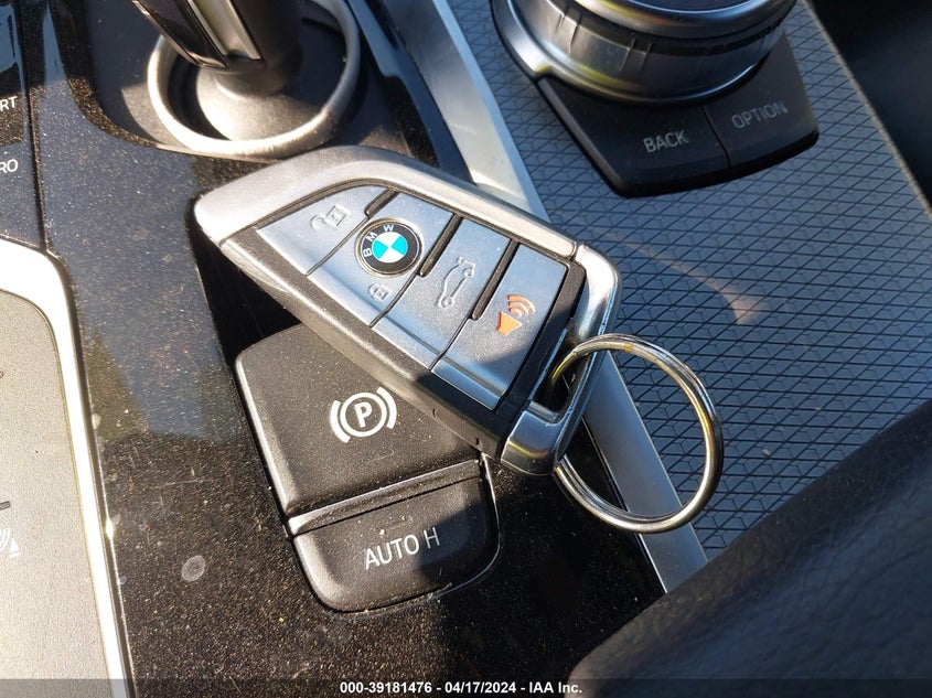 VIN WBAJA5C54KWW42434 2019 BMW 530I