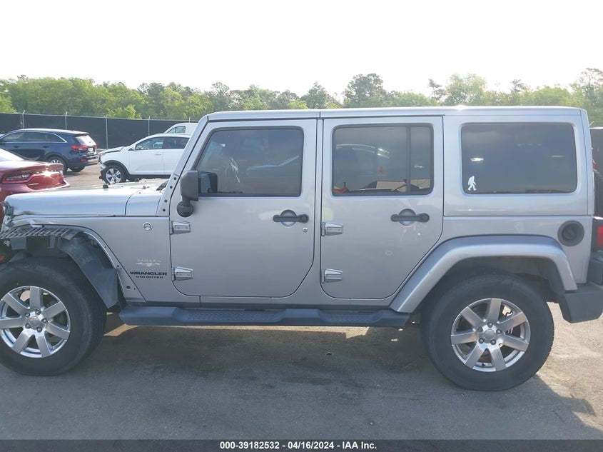 2013 JEEP WRANGLER UNLIMITED SAHARA - 1C4BJWEGXDL609664