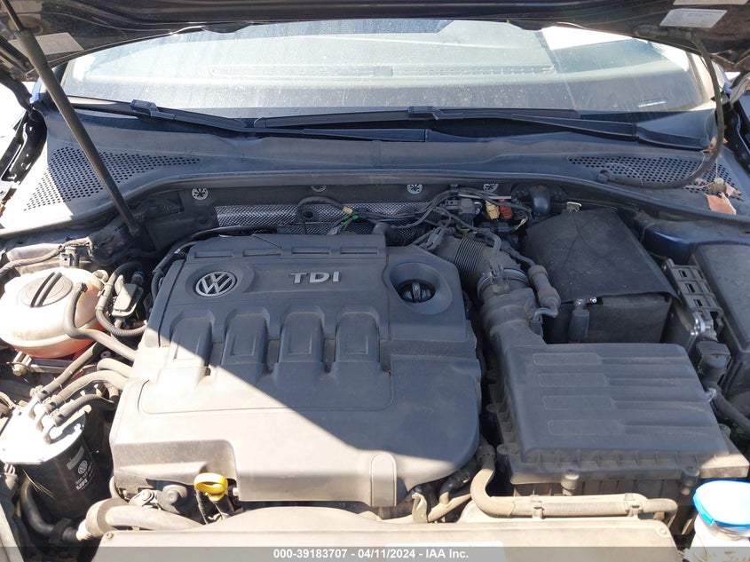 2015 VOLKSWAGEN GOLF SPORTWAGEN TDI S 4-DOOR - 3VWFA7AU8FM516384