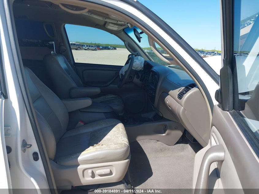 2005 Toyota Sequoia Sr5 V8 VIN: 5TDZT34A95S255043 Lot: 39184891