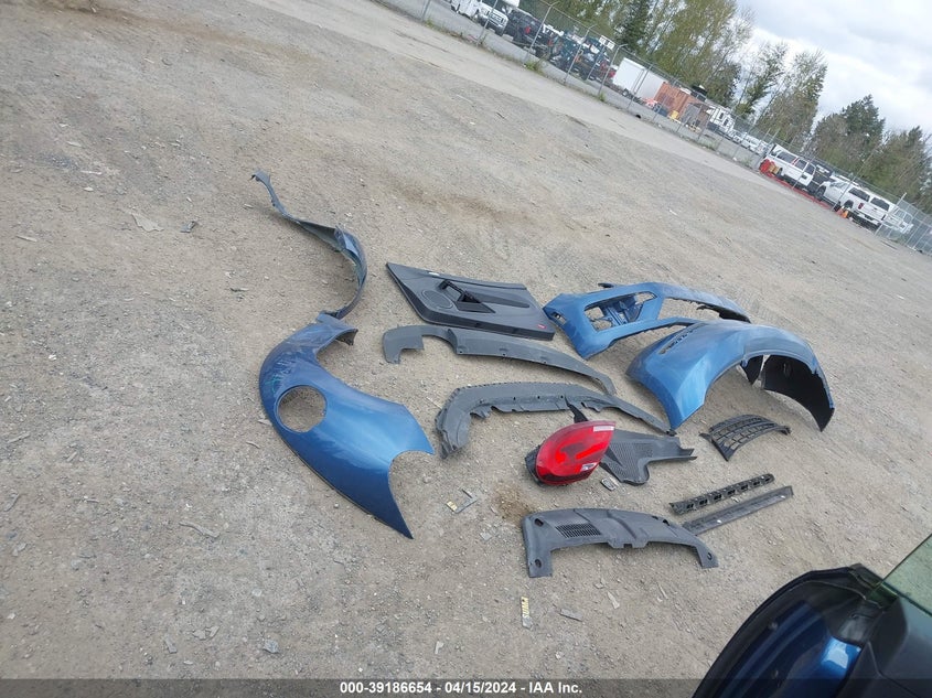 2018 VOLKSWAGEN BEETLE 2.0T COAST/2.0T S - 3VWFD7AT5JM719885