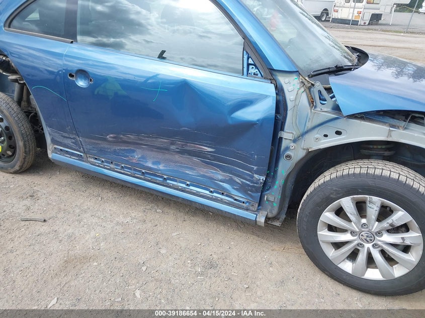 2018 VOLKSWAGEN BEETLE 2.0T COAST/2.0T S - 3VWFD7AT5JM719885