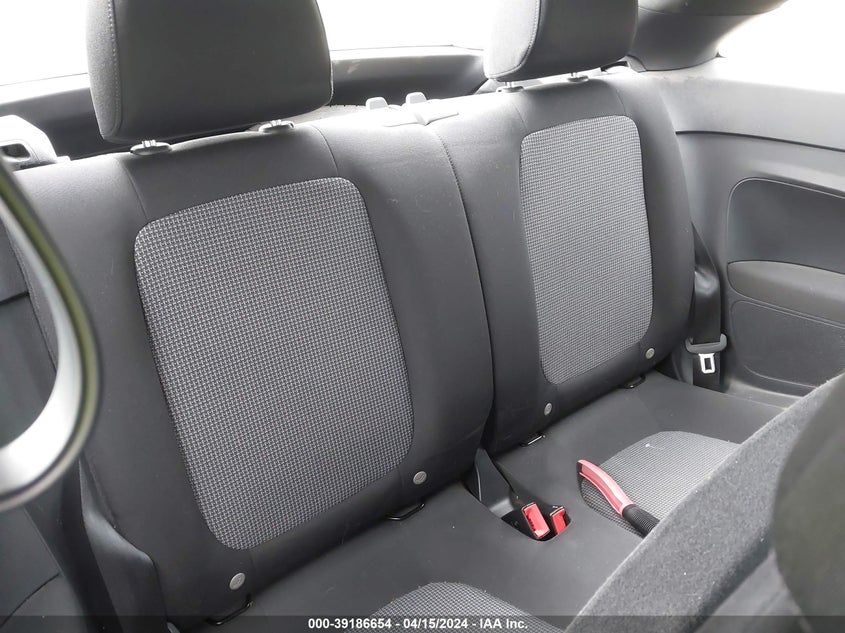 2018 VOLKSWAGEN BEETLE 2.0T COAST/2.0T S - 3VWFD7AT5JM719885