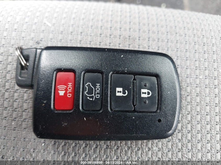 2016 TOYOTA RAV4 HYBRID XLE - JTMRJREV3GD017844