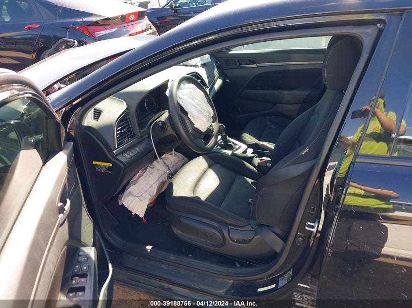 VIN 5NPD84LF0JH322496 2018 HYUNDAI ELANTRA SEL