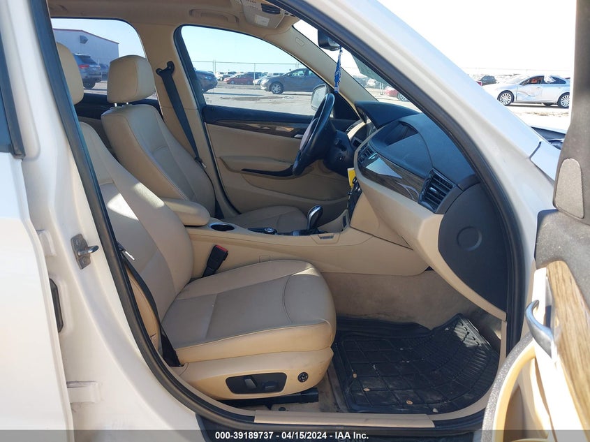 2013 BMW X1 xDrive28I VIN: WBAVL1C50DVR90728 Lot: 39189737