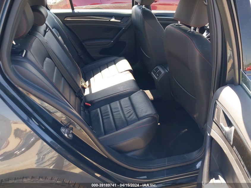 2015 VOLKSWAGEN GOLF GTI 2.0T SE 4-DOOR - 3VW4T7AU5FM052777