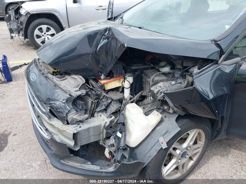 VIN 3FADP4BJ8JM106484 2018 FORD FIESTA SE