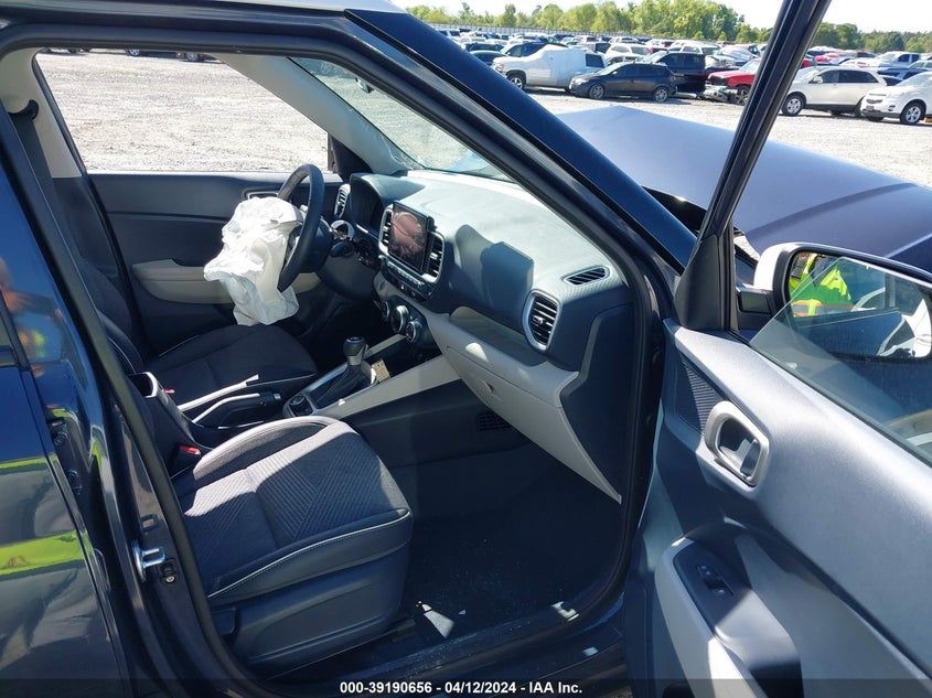 2023 Hyundai Venue Limited VIN: KMHRC8A32PU270318 Lot: 39190656