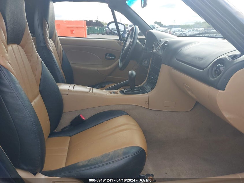 2001 Mazda Mx-5 Miata Ls/Special Edition VIN: JM1NB353110206840 Lot: 39191241