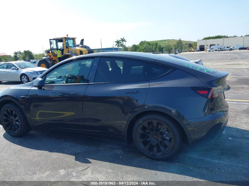 2024 TESLA MODEL Y - 7SAYGDEE8RF037762