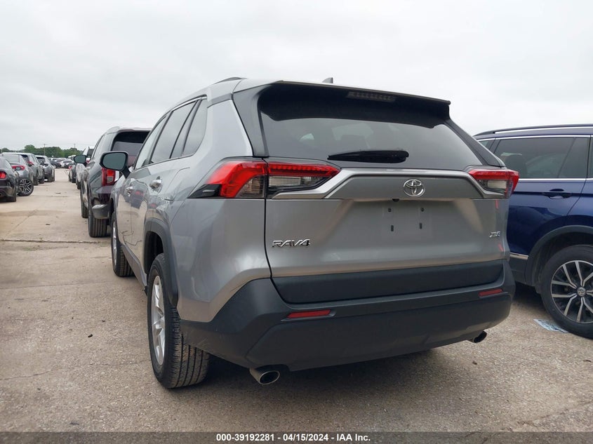 VIN 2T3W1RFVXMW151640 2021 TOYOTA RAV4 XLE