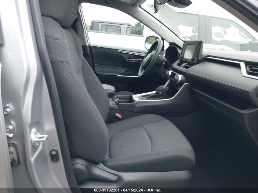 VIN 2T3W1RFVXMW151640 2021 TOYOTA RAV4 XLE