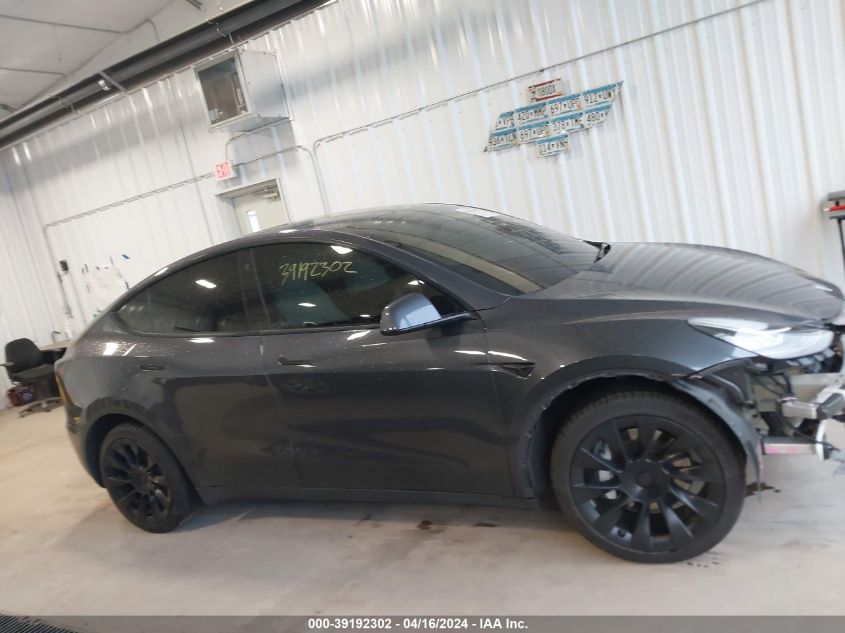 2022 Tesla Model Y Long Range Dual Motor All-Wheel Drive VIN: 7SAYGDEE0NF310560 Lot: 39192302