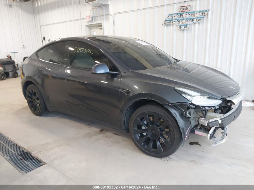 2022 Tesla Model Y Long Range Dual Motor All-Wheel Drive VIN: 7SAYGDEE0NF310560 Lot: 39192302