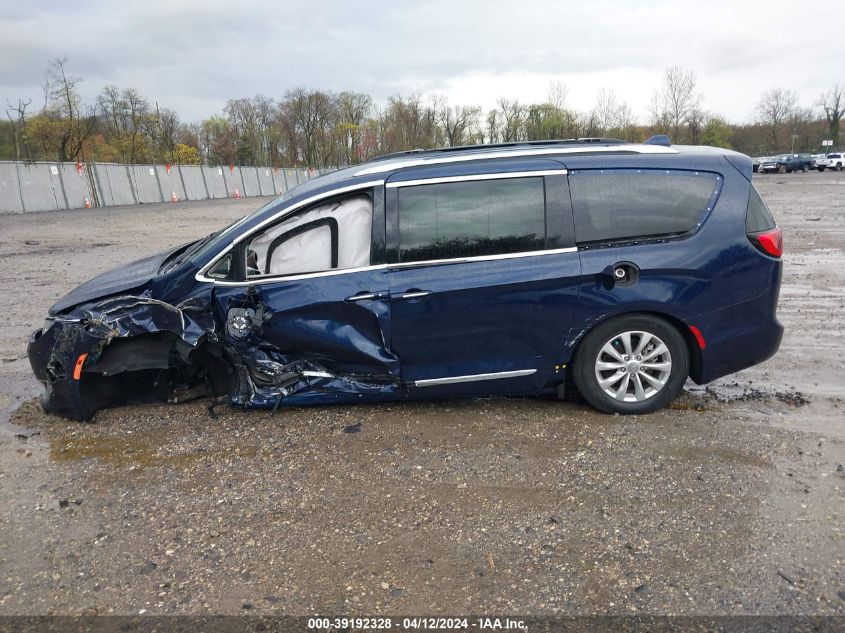 2018 Chrysler Pacifica Touring L VIN: 2C4RC1BG2JR353233 Lot: 39192328