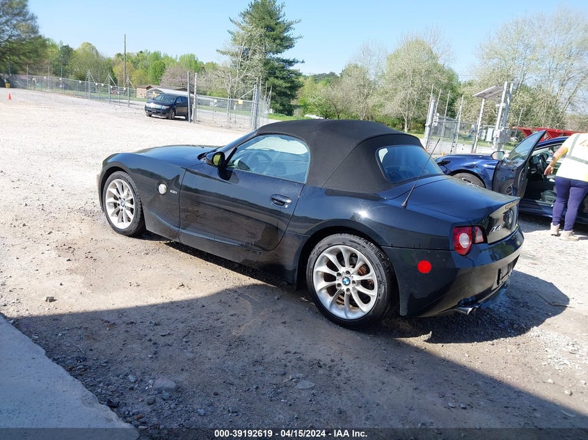 2005 BMW Z4 2.5I VIN: 4USBT33525LR69789 Lot: 39192619